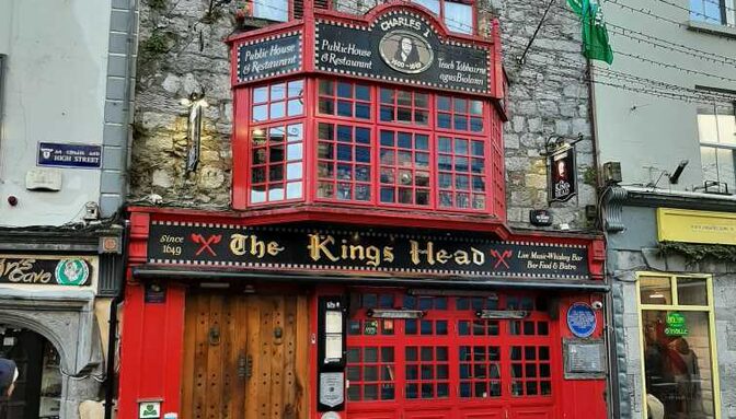 The Kings Head Pub.jpg